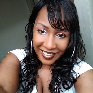 Meet your Posher, Flora